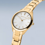 Classique, épuré, mais captivant. Un style parfait, associé à un minimalisme contemporain. Inspirée du design danois, la COLLECTION CLASSIQUE constitue un ensemble de pièces d’horlogerie, qui soulignent parfaitement un style quotidien.