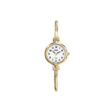 Optez pour la beauté infinie de ce garde-temps Joalia 630503. Le boitier rond aux formes douces est égayé par un cadran blanc très lisible grâce à son index et aiguilles noires. Son bracelet fin lui confère à la fois discrétion et légèreté.