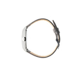 Un garde-temps au charme authentique et vintage qui est fabriqué en France par la maison horlogère française Lip. Issu de la collection T18, le modèle est une réédition fidèle de la montre T18 des années 1930 qui fut offerte à Winston Churchill dont elle conserve l'esthétique iconique et intemporel.