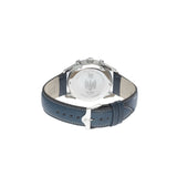 Ce chronographe Lip Himalaya possède un boîtier poli et brossé en acier inoxydable 316L. En plus de sa fonction de chronographe à la seconde jusqu'à 60 minutes, il mesure les temps intermédiaires, affiche les fonctions tachymètre et télémètre ainsi qu'un guichet date et une aiguille 24h. Etanche à 50 m, il possède un fond de boîte vissé ainsi qu'un verre saphir traité antireflet, son bracelet en cuir de vachette bleu lisse surpiqué en ton sur ton est fermé par une boucle ardillon. Son cadran blanc recouvert