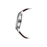 La montre Festina F16984/1 pour homme, avec son boîtier en acier inoxydable, son verre minéral et son bracelet en cuir, allie design sophistiqué et fonctionnalité moderne. Un modèle pensé pour les hommes au style affirmé