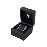 La maison française Lip propose des modèles élégants et raffinés. Aujourd'hui, elle vous fait découvrir son modèle à cœur battant de la collection Himalaya. Il est doté d'un boîtier rond en acier inoxydable 316L. De 40 mm de diamètre, il sublimera parfaitement les poignets masculins. De plus, vous trouverez à une couronne vissée à 3 heures afin de régler les différentes aiguilles.
