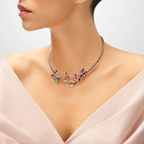 Collier Papillon Una Storia® : un bijou délicat et brillant, symbole de légèreté et d'audace. Les papillons ornés d'oxydes de zirconium mettent en valeur votre décolleté avec éclat. Une pièce captivante de la Collection Papillon Una Storia®.