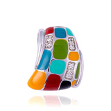 Le pendentif Mosaïque de Una Storia® en argent massif rhodié, laqué à la main, présente des formes et des couleurs éclatantes rappelant la mosaïque. Orné d'oxydes de zirconium, explorez la collection complète sur notre boutique en ligne.