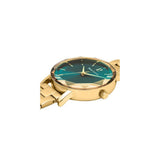 Montre femme Pierre Lannier 012P562 de la collection Multiples. Cadran vert captivant et bracelet en acier doré alliant style contemporain et élégance. Un mélange parfait de couleurs et de matériaux pour une esthétique moderne et chic, idéale pour les femmes audacieuses en quête d'un accessoire remarquable. Disponible chez Maison Goget, Sablé-sur-Sarthe.