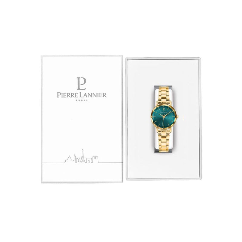 Montre femme Pierre Lannier 012P562 de la collection Multiples. Cadran vert captivant et bracelet en acier doré alliant style contemporain et élégance. Un mélange parfait de couleurs et de matériaux pour une esthétique moderne et chic, idéale pour les femmes audacieuses en quête d'un accessoire remarquable. Disponible chez Maison Goget, Sablé-sur-Sarthe.