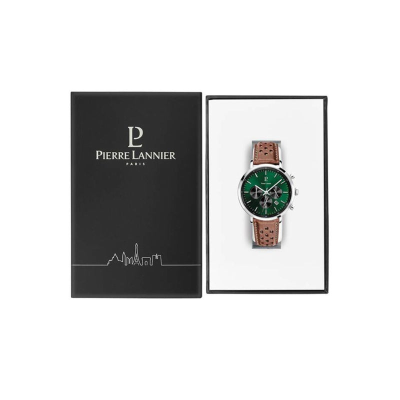 Plongez dans une élégance intemporelle avec cette montre pour homme Baron 219G164 au cadran vert captivant et au délicat bracelet en cuir marron. Son design harmonieux remplit la fonction d'un chronographe, alliant style et performance avec une précision inégalée. 