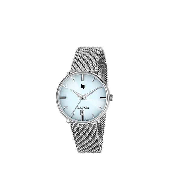 Une ligne épurée et élégante sont les principaux atouts de la collection Lip Dauphine. Cette version avec un diamètre de 38 mm confère à cette montre un confort très apprécié. Une boîte en acier inoxydable 316L polie, montée sur un bracelet ajustable en mailles milanaises couleur argentée muni d'un fermoir style charriot pour un ajustement précis. Son cadran soleillé bleu clair est parcouru par des aiguilles argentées et recouvert d'un verre saphir bombé traité antireflet ; ce modèle quartz 3 aiguilles date