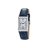 Découvrez la montre LIP Churchill T24 671279, fabriquée à Besançon : boîtier rectangulaire en acier, cadran argenté et bracelet cuir bleu.