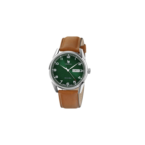 Fabriquée à Besançon, la montre Lip Himalaya au style sport chic possède un boîtier acier inoxydable 316L de 40 mm et un bracelet cuir camel surpiqué blanc. Son cadran vert profond affiche le jour en français et la date. Étanche 50 m, cette montre est un modèle intemporel alliant élégance et robustesse.