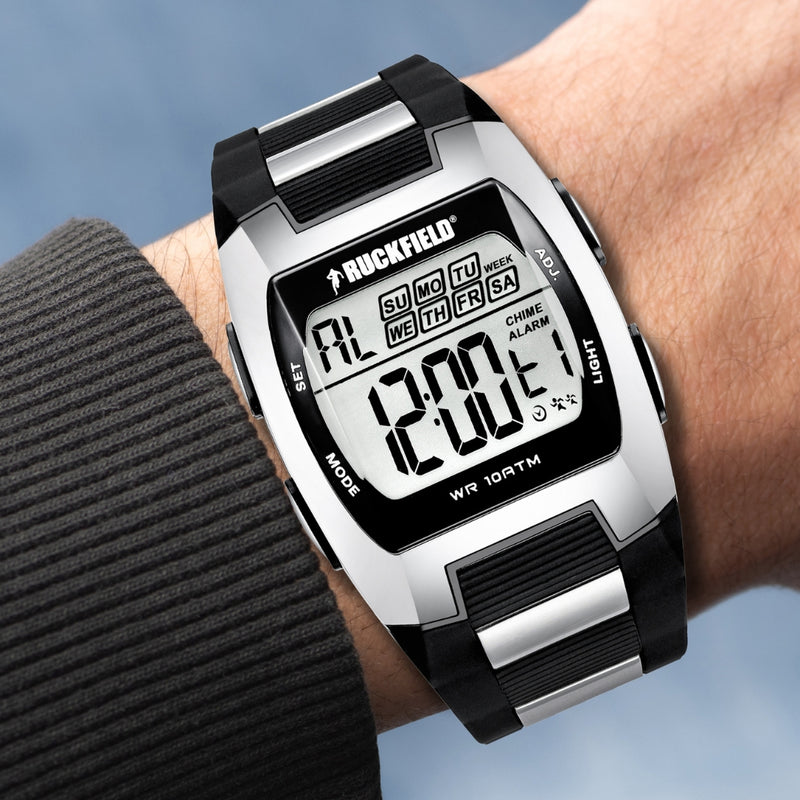La Montre RUCKFIELD 685012 est une montre homme équipée d’un mouvement quartz digital. Elle est étanche à la baignade,100 m (10ATM). Le bracelet est en Silicone noir et le fond est en acier vissé pour améliorer l’étanchéité. Elle a différentes fonctions : Alarme, chronomètre, double fuseau horaire date heure minutes secondes.
