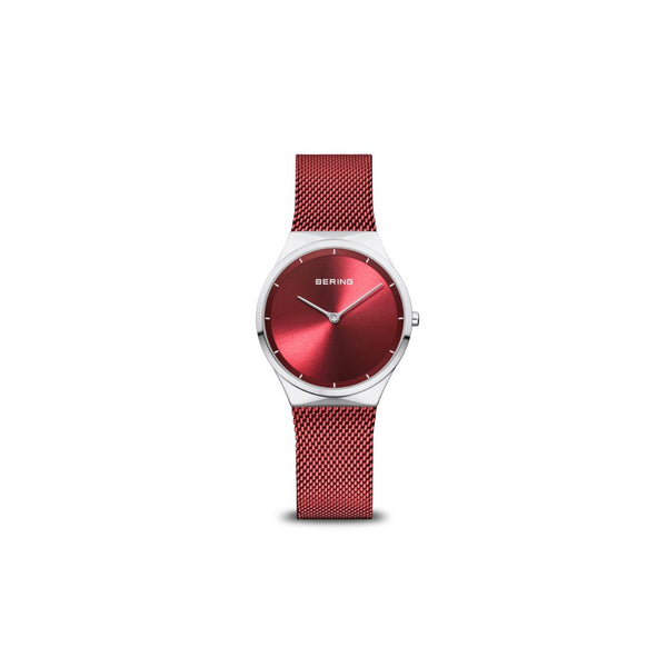 montre Femme Bering 12131-303. Sa silhouette, tout en nuances de Rouge joue la subtilité. Légère et très fine, cette montre pour femme, se glissera délicatement à votre poignet. Inspiré du design danois, c’est l’association parfaite de l’esthétisme, de l’élégance et de la technologie.
