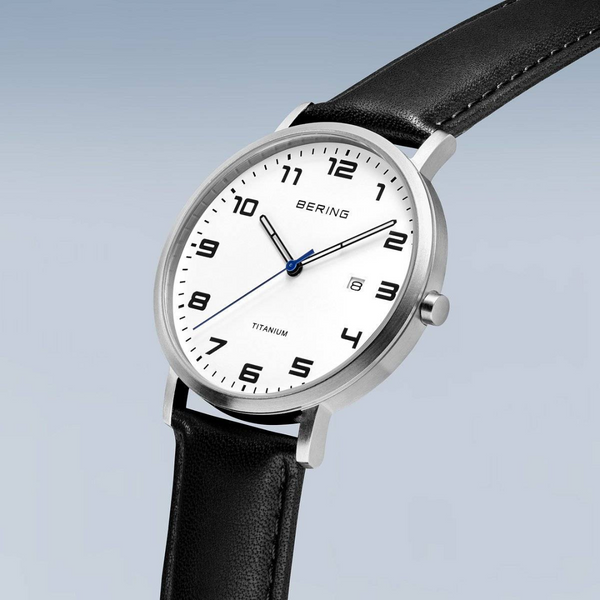Découvrez la montre Homme Bering 18640-404. Ultra-léger et ultra-élégant. La collection Titanium de BERING.