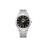 Découvrez la Citizen AW0100-86EC : montre homme solaire Eco-Drive, acier inoxydable, cadran noir élégant, précise et durable. Style moderne et autonomie longue durée.