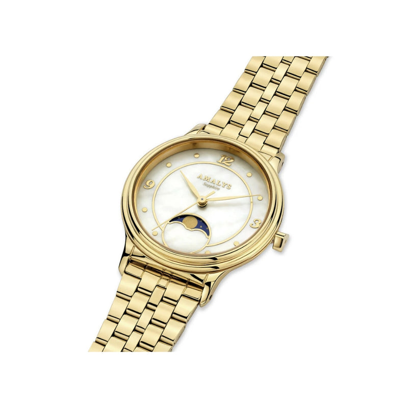 La montre Aurélia brille par son raffinement et sa délicatesse. Son cadran rond orné d’une phase de lune incarne une élégance poétique, idéale pour les rêveuses modernes.