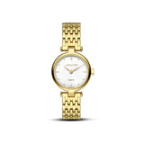 Avec son boîtier galet au design délicat, la montre Clarysse met en valeur un cadran silver sunray aux reflets lumineux. Une montre qui conjugue raffinement et éclat pour un style élégant en toute simplicité.