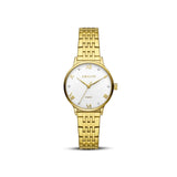 Alliance d’élégance et de modernité, la montre Coline séduit par son boîtier et son bracelet en acier doré. Son cadran blanc épuré offre un contraste subtil, idéal pour un look raffiné et lumineux.