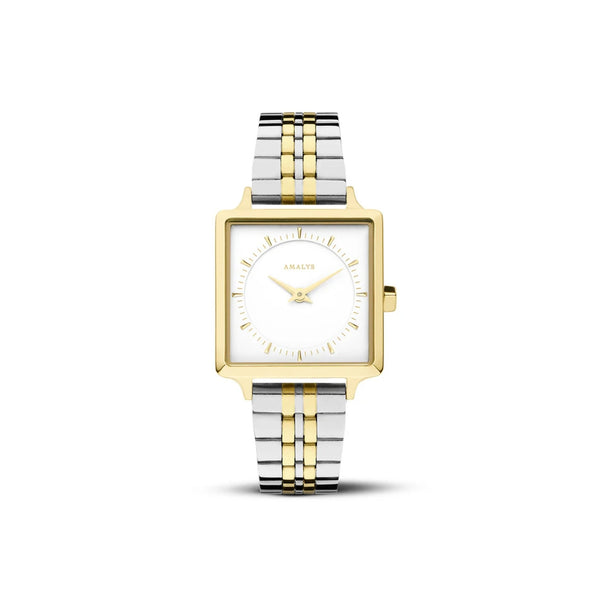 À la fois classe et épurée, la montre Melody séduit par son bracelet à maillons bicolores qui attire tous les regards. Une version revisitée de la Mary, pour un style élégant au quotidien.
