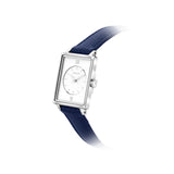 Stylisée et audacieuse, la montre Océane allie modernité et élégance classique. Une pièce essentielle pour les adeptes de la mode.
