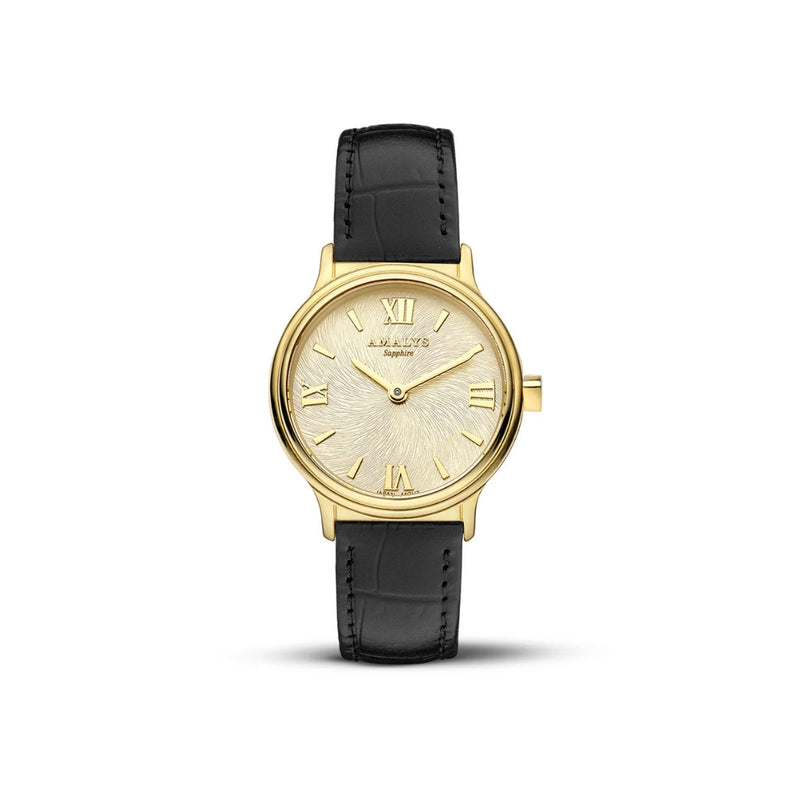 Avec son boîtier doré et son bracelet en cuir noir, la montre Sofia incarne une élégance moderne et sophistiquée. Un incontournable pour celles et ceux qui aiment le style avec caractère.