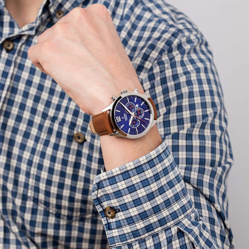 La montre Festina F20542/3 pour homme est une véritable œuvre d'art. Avec son boîtier en acier et son verre minéral, cette montre est un exemple d'excellence en horlogerie. De plus, elle est équipée d'un bracelet en cuir qui lui donne une touche de sophistication et d'élégance.
