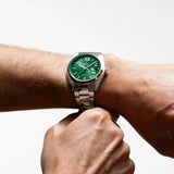 La Festina F20707/8 pour homme allie élégance et modernité avec son boîtier en acier inoxydable et son verre minéral résistant. Équipée d’un bracelet en acier inoxydable, cette montre Festina est un accessoire raffiné et durable, parfait pour toutes les occasions