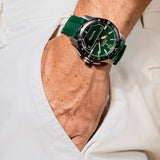 La Festina Connected D est une montre connectée pour homme qui allie élégance et technologie. Avec son cadran analogique associé à un écran numérique discret, elle permet de rester connecté à son smartphone tout en conservant le charme d’une montre classique. Idéale pour l’homme moderne en quête de style et de praticité