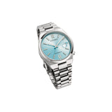 Citizen NJ0200-50L – montre automatique 37 mm acier, cadran bleu clair, bracelet acier, date, verre saphir, étanchéité 50 m. Style chic et polyvalent