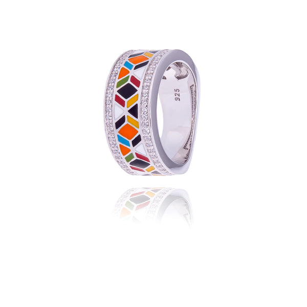 La bague Siena en argent massif rhodié allie raffinement italien et audace colorée. Ornée de pierres éclatantes façon mosaïque sur fond blanc, elle sublime la féminité avec style et caractère.