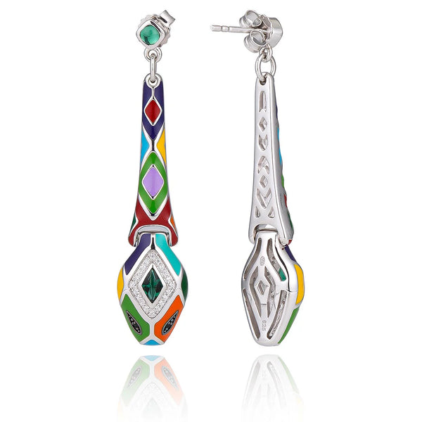 Affichez votre caractère indomptable avec les boucles d’oreilles serpent en argent massif signées Una Storia. Leur design espiègle mêle mosaïque multicolore et zirconiums étincelants, pour une touche de mystère raffinée.